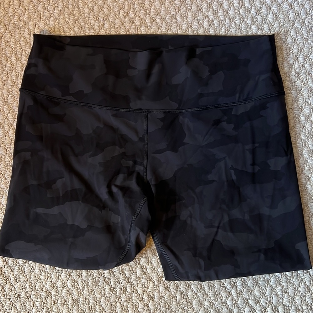 Like New Lululemon Wunder Under high-rise crop 23”